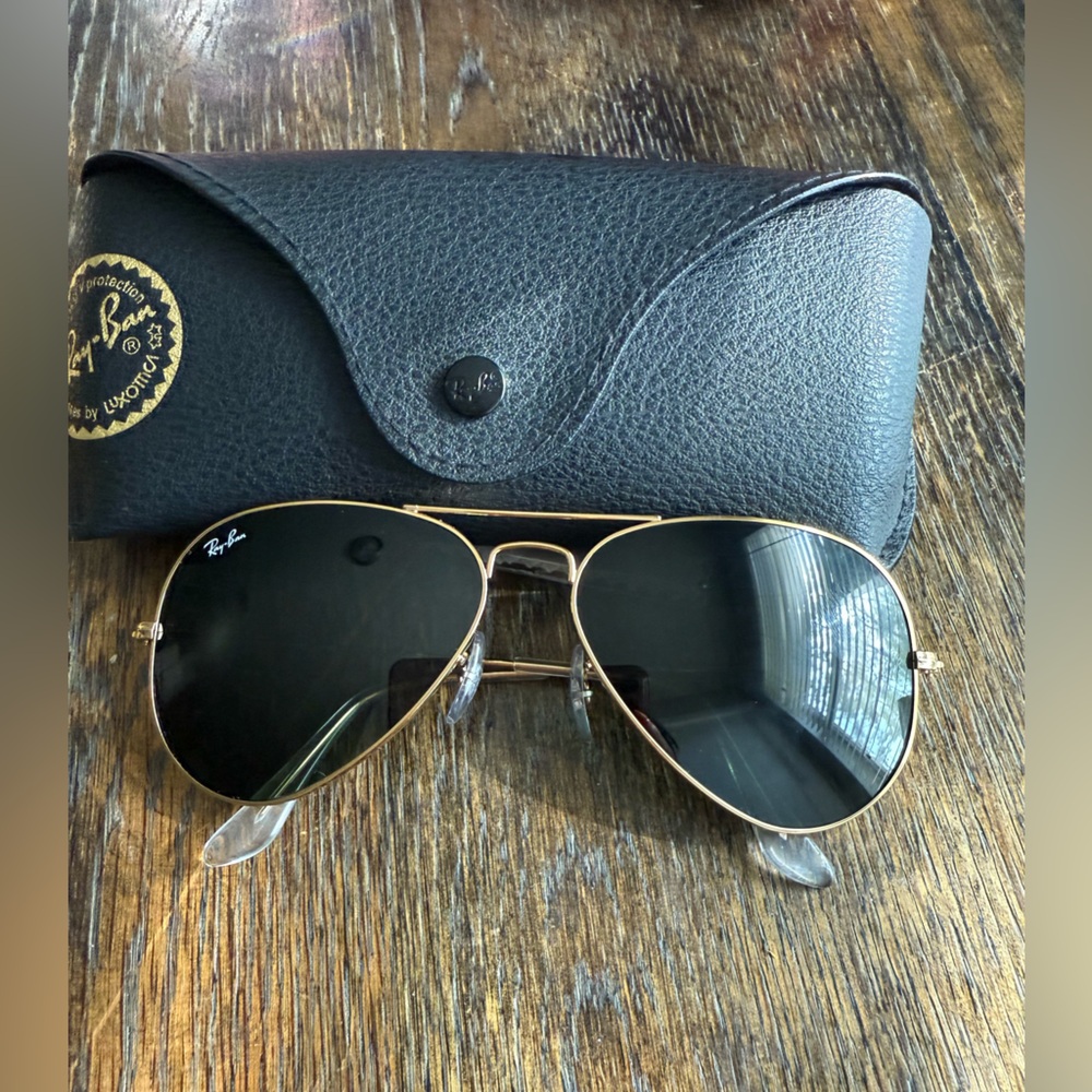 Ray-Ban Gold Aviator Sunglasses with Black Case